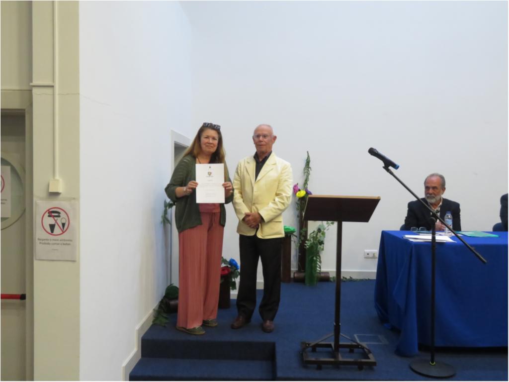 Menção Honrosa: M.ª Susana Cabral, ao trabalho intitulado “O Poeta e a Cidade”.